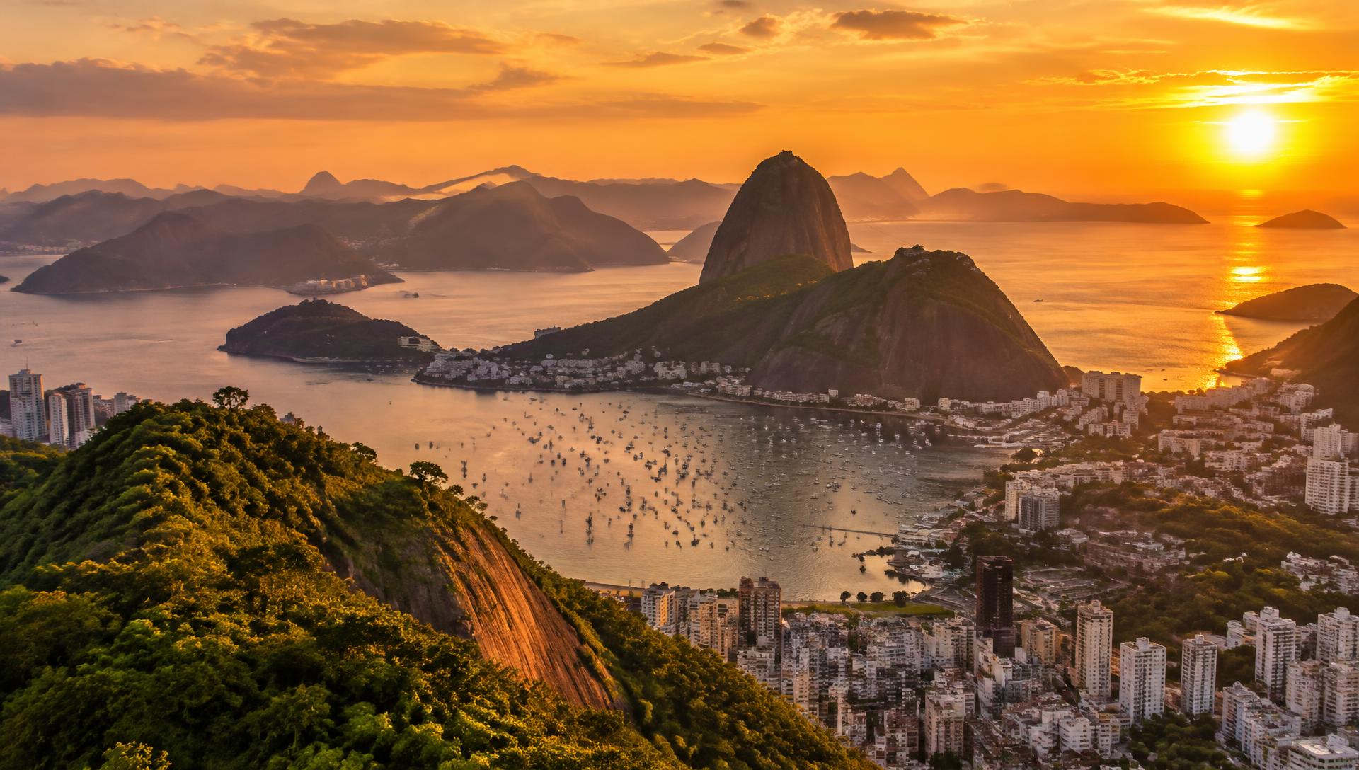 Pão de Açúcar ao pôr do sol no Rio de Janeiro